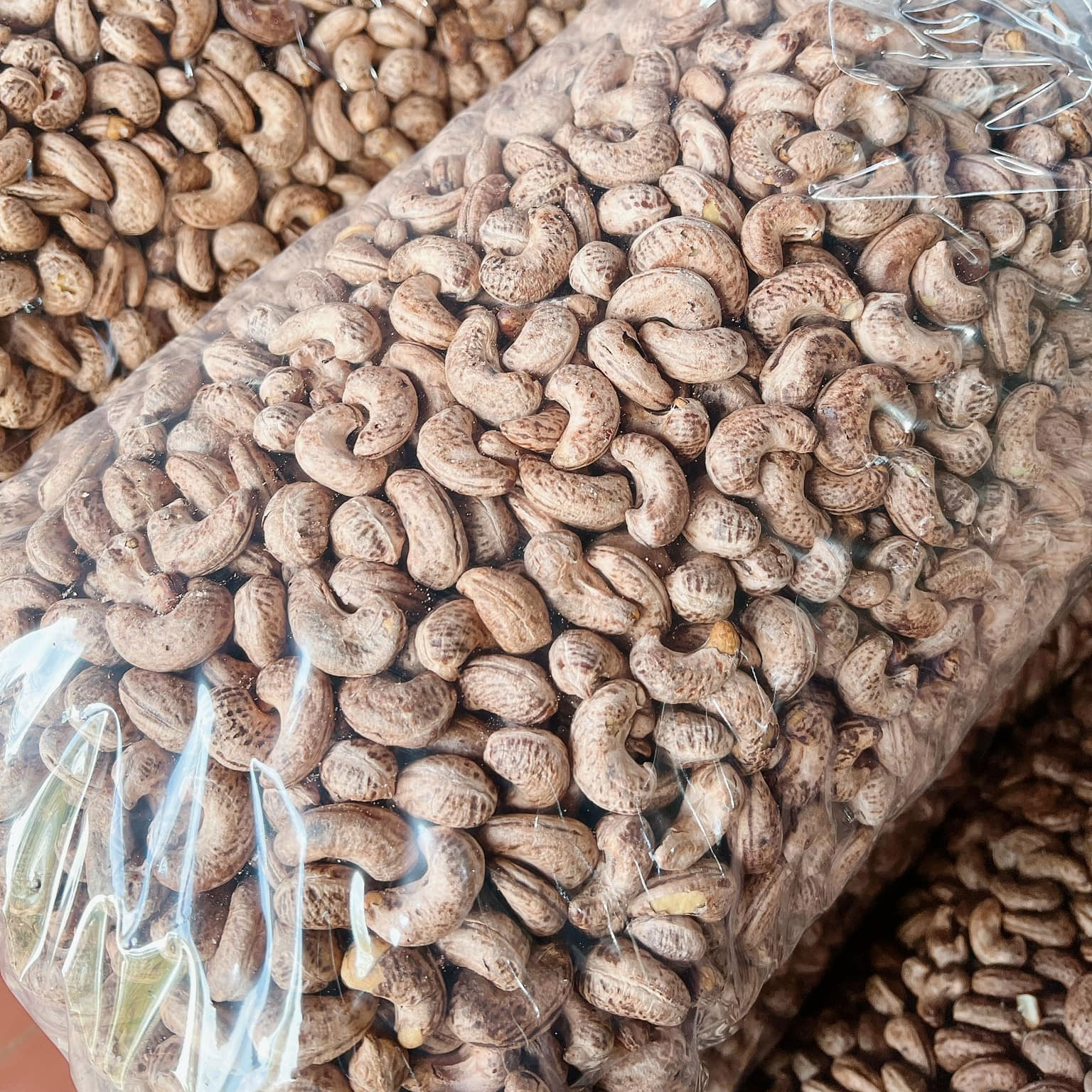 HẠT ĐIỀU RANG MUỐI VỎ LỤA CHÂN KHÔNG 500G - Ảnh 3